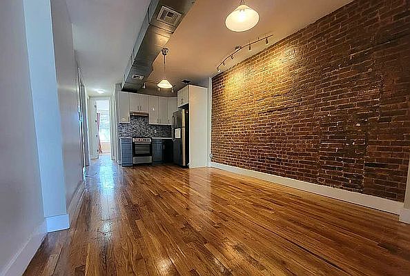 1st image of 302 Sumpter St APT 2