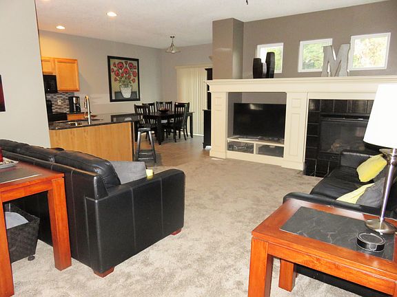 4th image of 9204 Summit Dr
