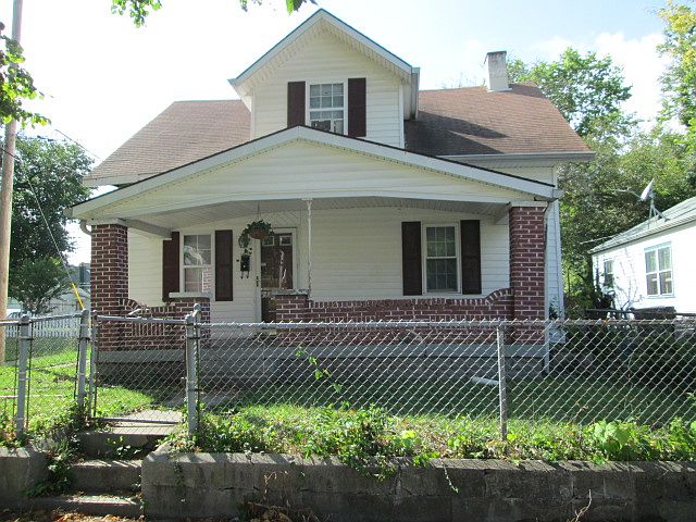 1st image of 1016 N Warman Ave