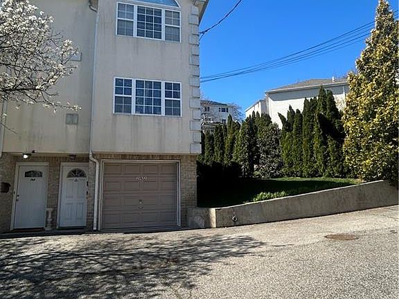 2nd image of 262 Ward Ave