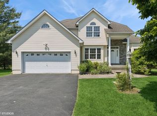 195 Old Castle Point Rd, Wappingers Falls, NY 12590