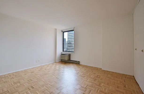 Sold by Edwards & Noble Properties LTD | media 4