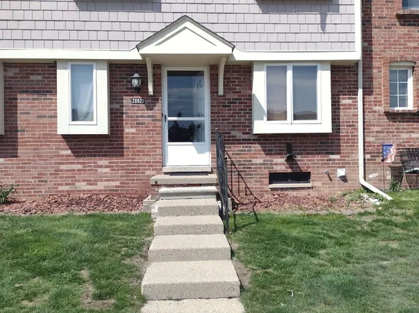20021 N Great Oaks Cir, Clinton Township, MI 48036