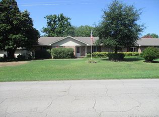1911 Central St, Poteau, OK 74953