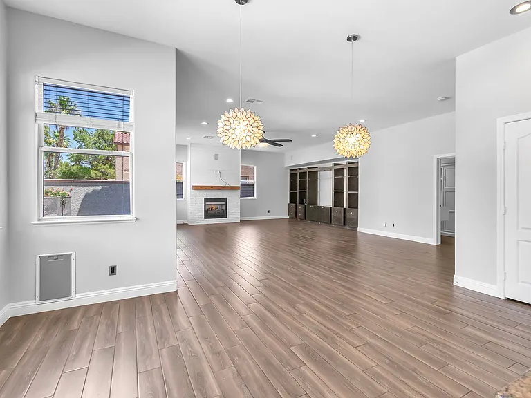 296 Doe Run Cir — Photo 16