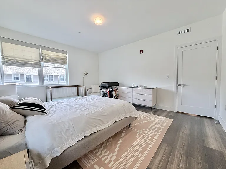 429 Cherry St #7 — Photo 10