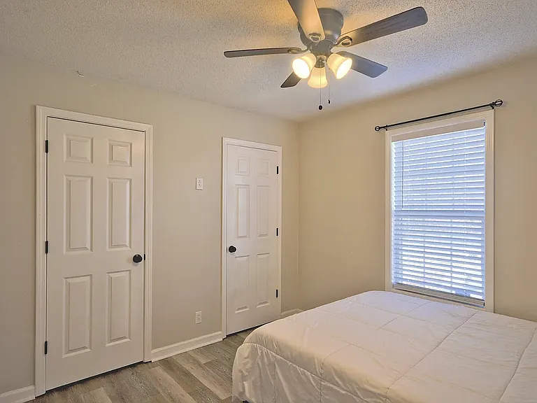 422 Woodale Dr — Photo 23