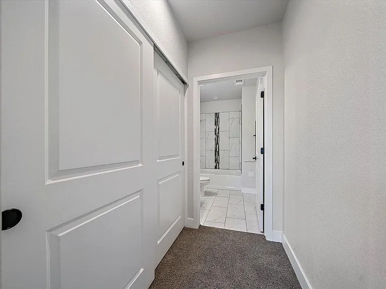 1326 Benton St — Photo 23