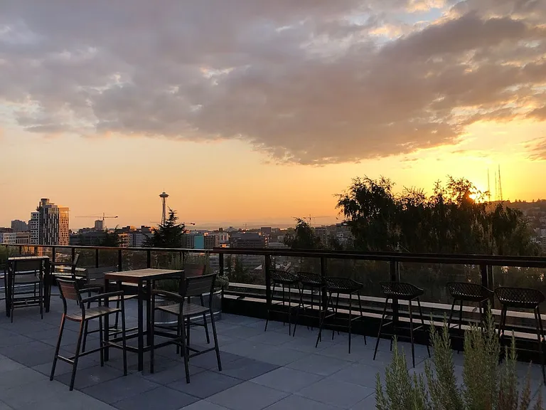 Bell View Apartments — Photo 141