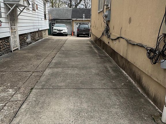 3rd image of 16116 Normal Road