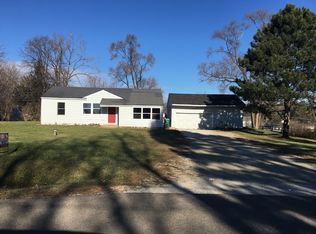 21302 W Park Dr, Lake Villa, IL 60046