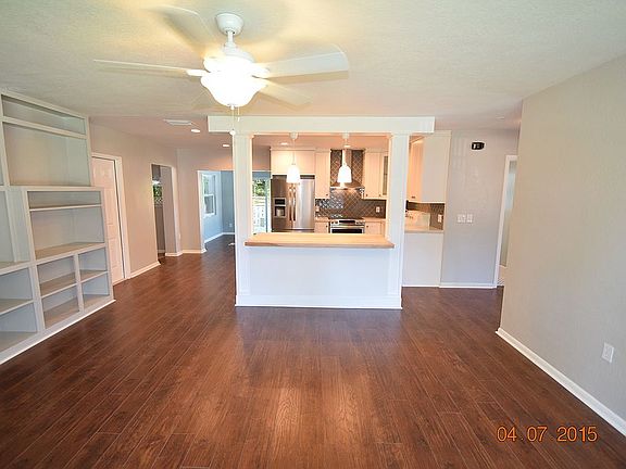 3rd image of 2232 Curtis Dr S