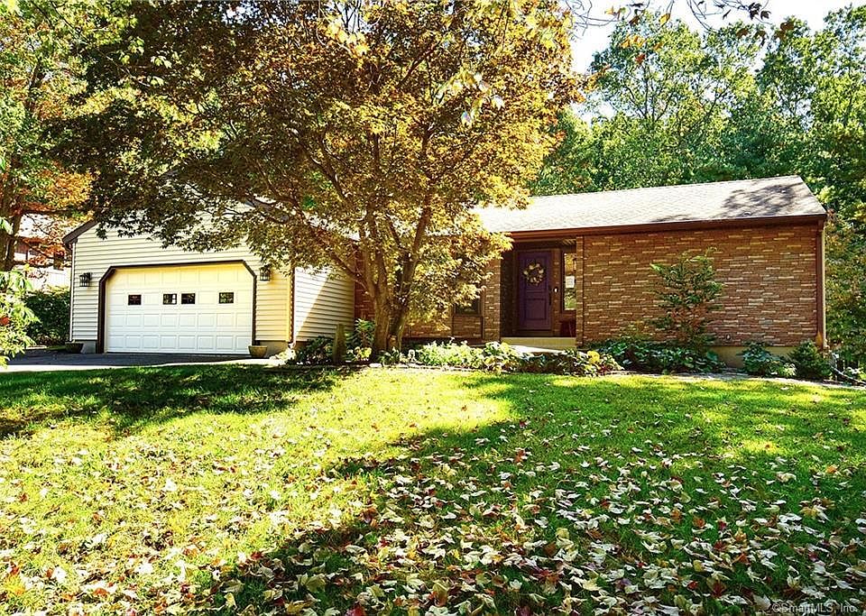 1st image of 34 Wildwood Drive