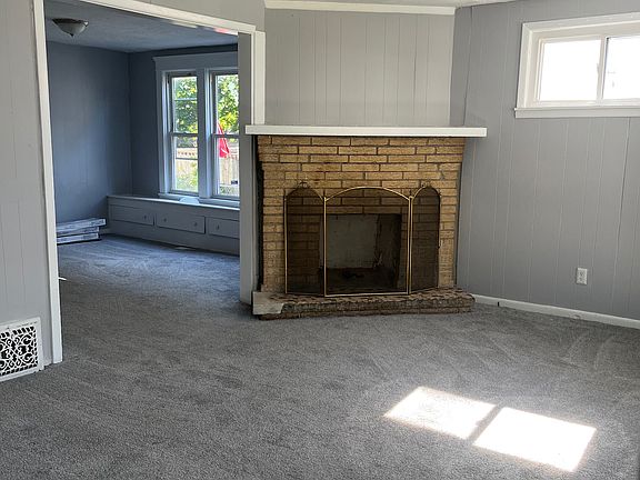 5th image of 10602 Earle Ave #1