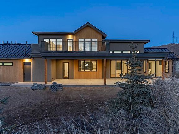 4th image of 102 Elkview Court