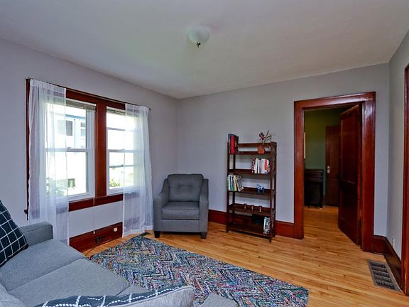 5th image of 3726 Vincent Ave N