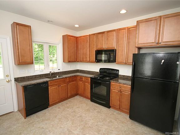 4th image of 39 Belvedere Dr