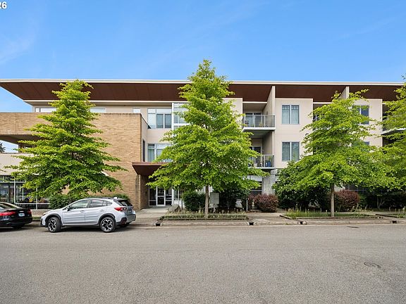2nd image of 3525 NE 50th Ave Unit 303