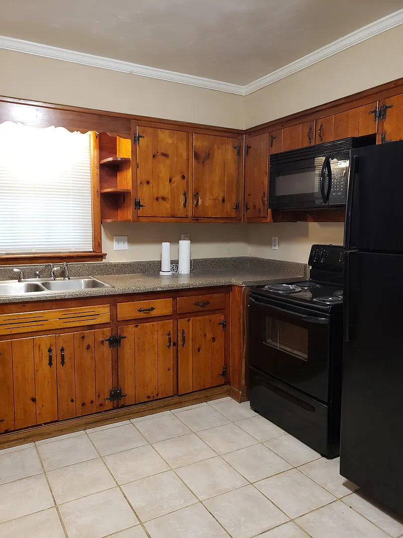 Move In Special 1/2 Off 1st Months Rent — Photo 4