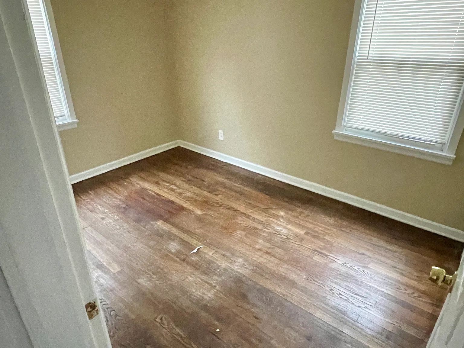 3 bed, 1.0 bath, 1092 sqft, $1,450 — Photo 2