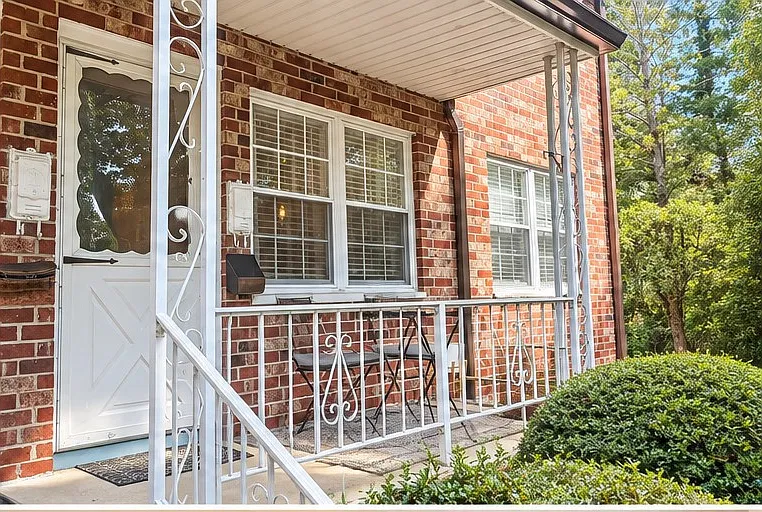 1 bed, $2,900 — Photo 1
