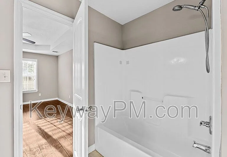 823 Whispering Willow Ct — Photo 12