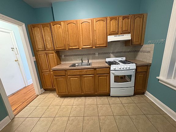 3rd image of 160 Avenue C #A2