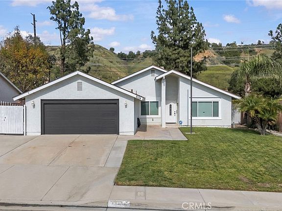 2nd image of 2174 Sheridan Rd