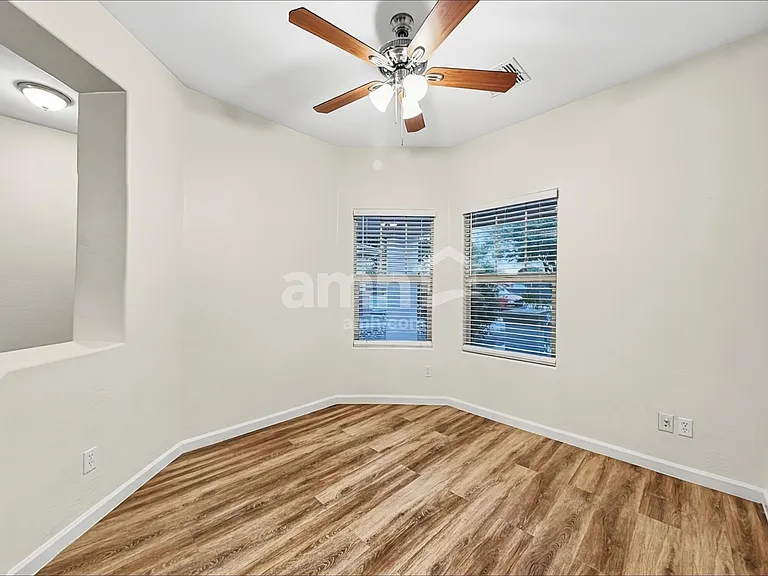 868 W Basswood Ave — Photo 6
