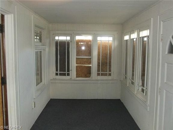 5th image of 637 E Dewey Ave