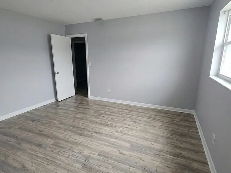 420 SE 9th Ct #2 — Photo 3