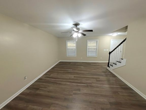 5th image of 182 N Burson Ave