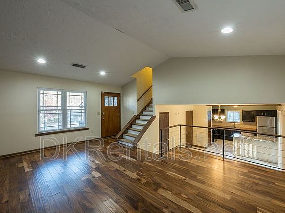 5th image of 1356 Bridgeson Ct
