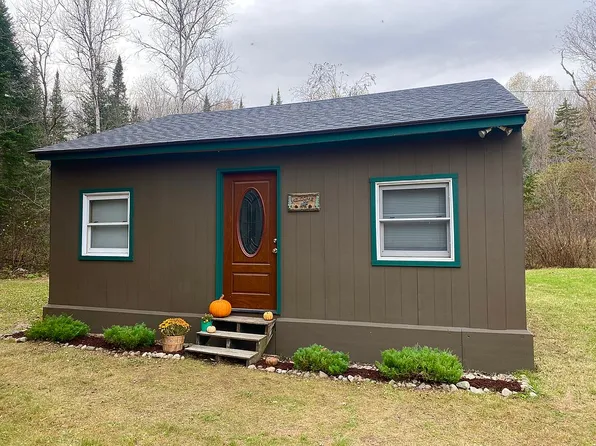 8 Hagar Rd, Milan, NH 03588