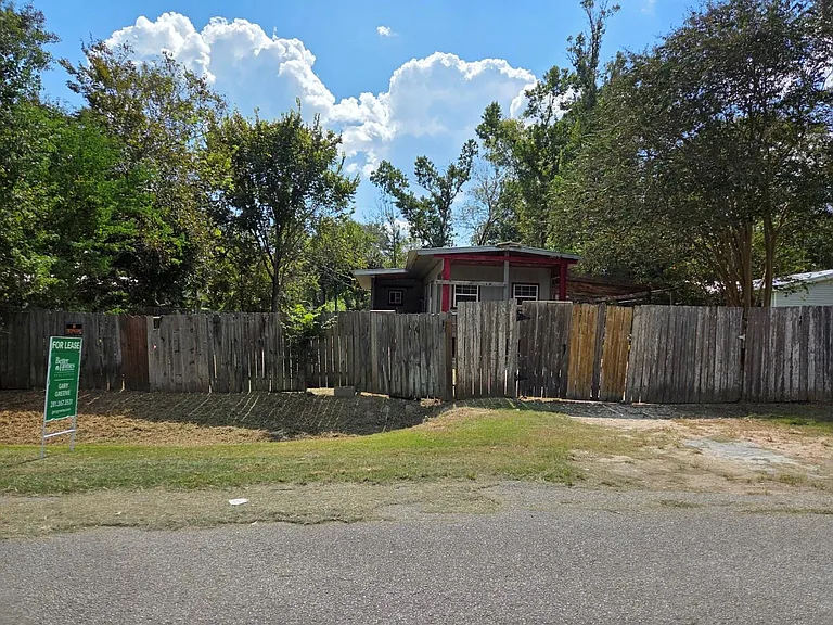 22884 Oakmont Dr — Photo 2