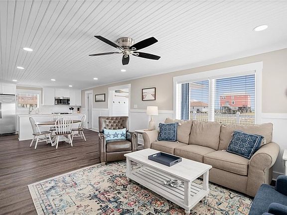 3rd image of 108 Quebec Ct
