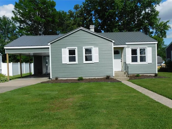 1508 N Rotan St, Salem, IL 62881