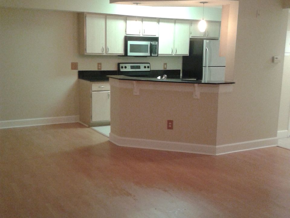 1st image of 725 Crest Pines Dr APT 415