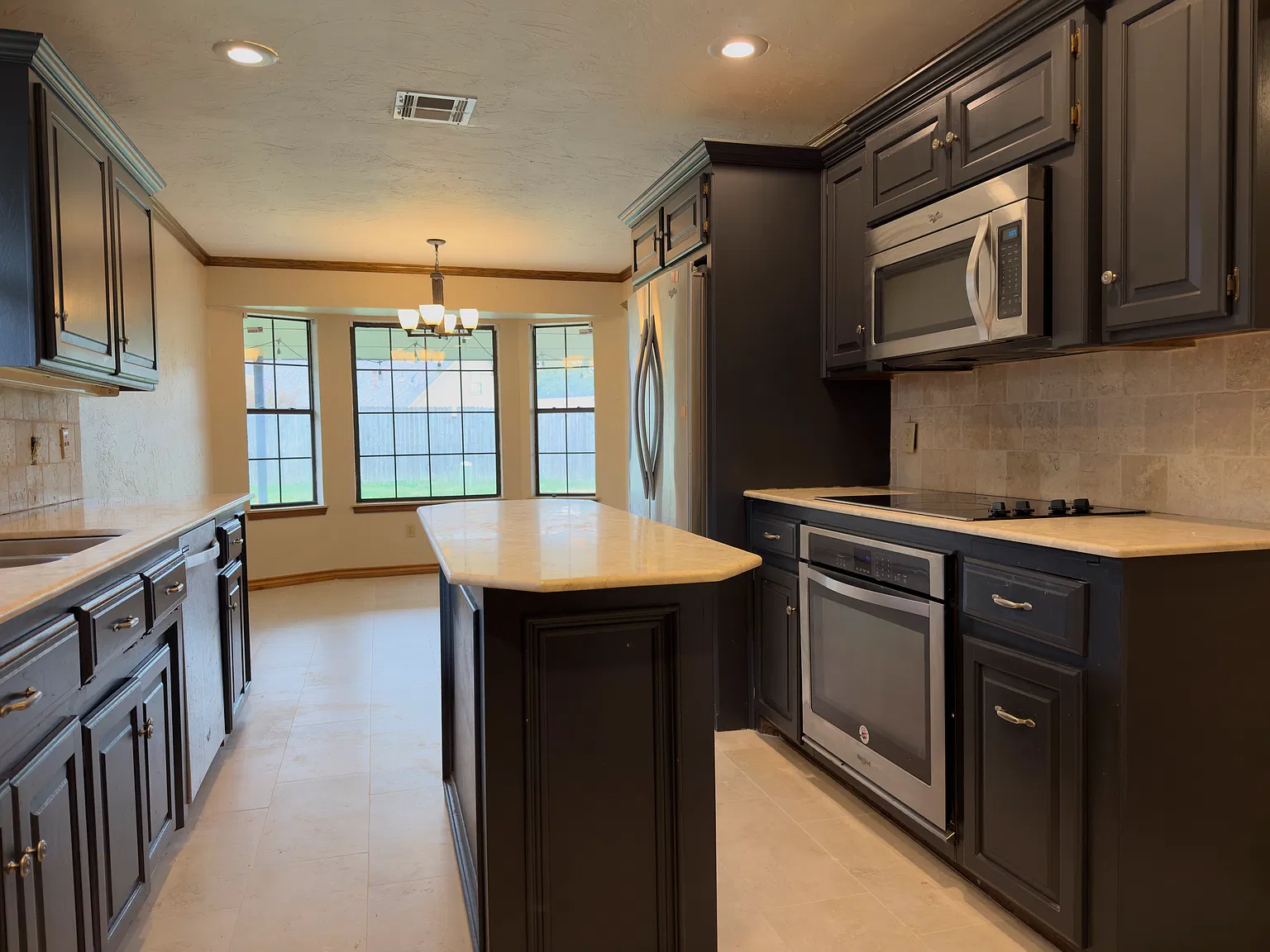 4 bed, 2.5 bath, 2138 sqft, $1,975 — Photo 1