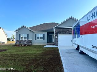 126 Uzzell Rd, Hubert, NC 28539