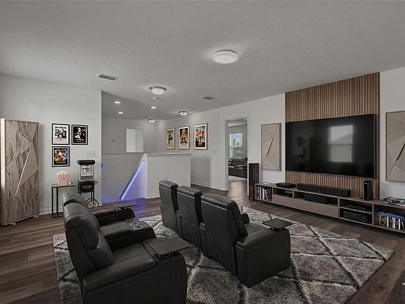 5th image of 12124 Lake Blvd