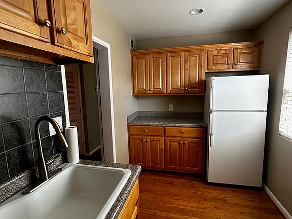 4th image of 100 Lewis Dr APT 21O
