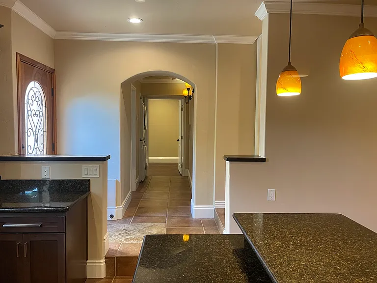 2355 Castlegate Ln — Photo 31
