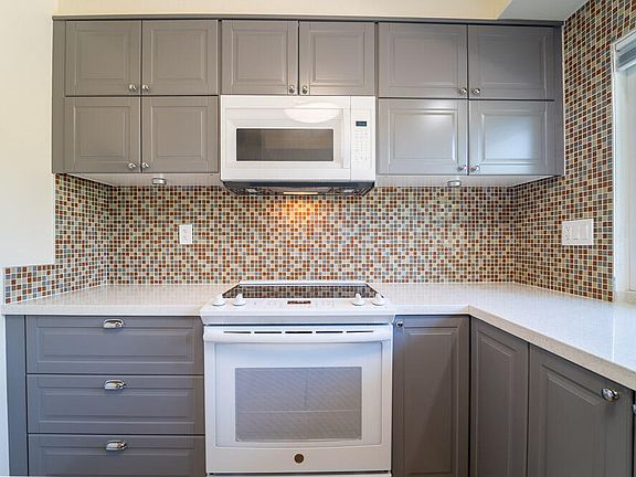 5th image of 1900 E Sandalwood Dr