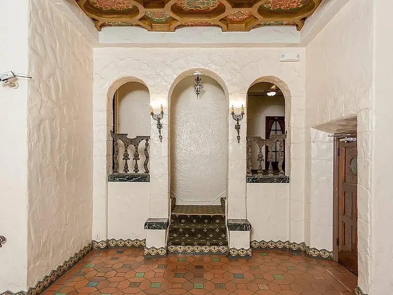 California & Pierce Apartments — Photo 4