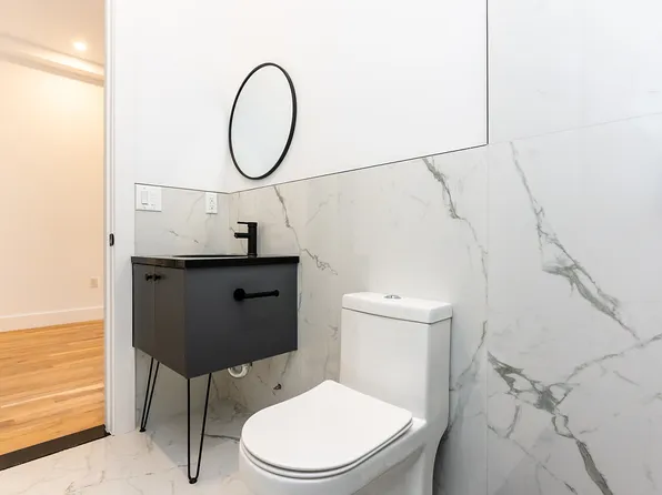 422 1/2 Gates Avenue image 10 of 22