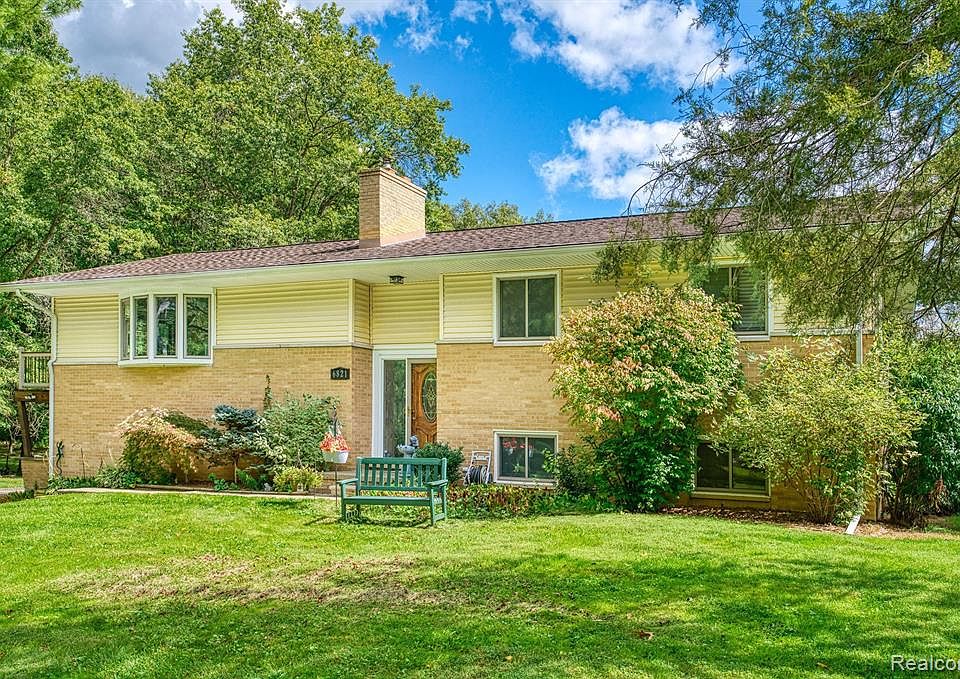 6821 Farley Rd, Pinckney, MI 48169 Zillow
