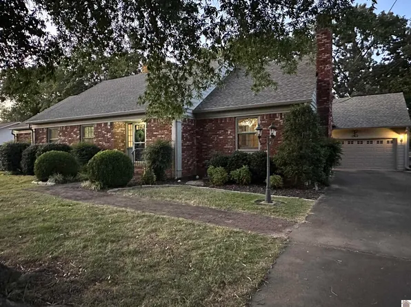 1516 Kirkwood Dr, Murray, KY 42071