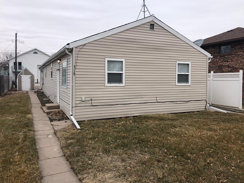 1st image of 718 S Poplar St