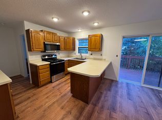 612 4th St N APT 8, Hudson, WI 54016